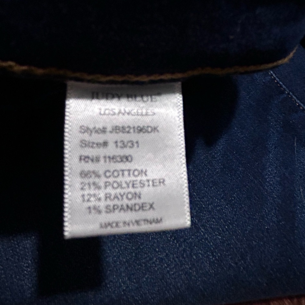 Judy Blue Size 13/31 Dark Blue Trouser Flare leg medium wash Jeans NWOT - Picture 7 of 10